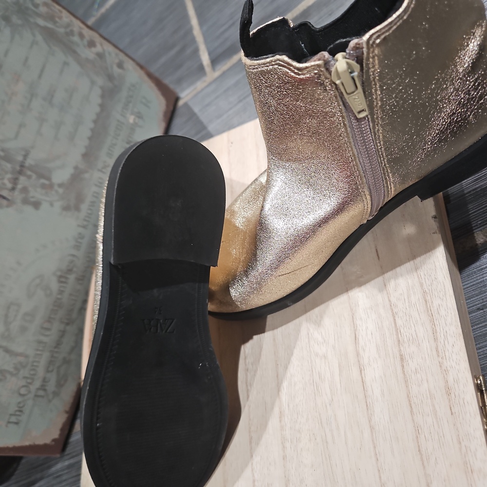 Girls boots - Picture 3 of 4